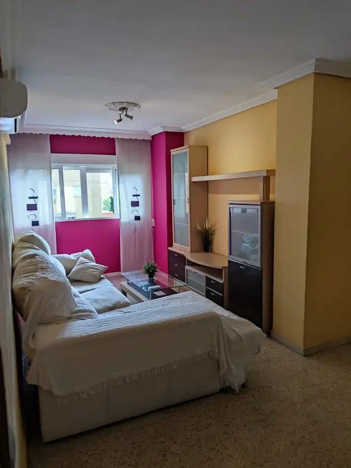 Living room of Flat for sale in Sevilla  with Air Conditioner and Storage room