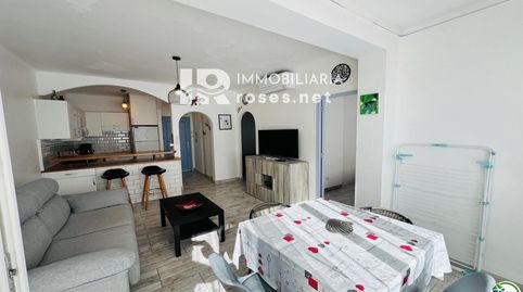 Apartamento reformado a pasos del mar con licencia turística y plaza de aparcamiento.