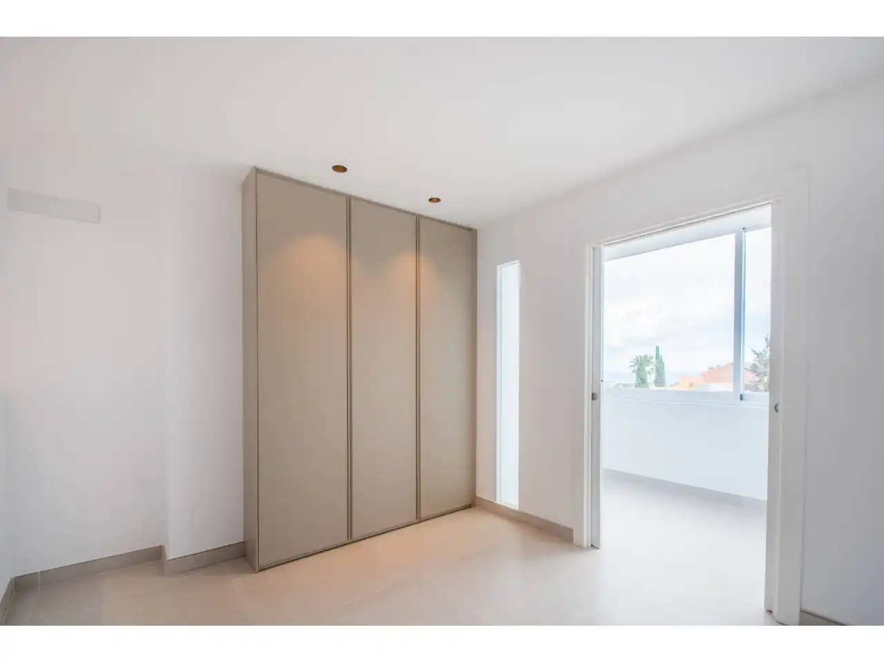 Dormitori de Apartament de lloguer en Ojén amb Aire condicionat, Calefacció i Terrassa