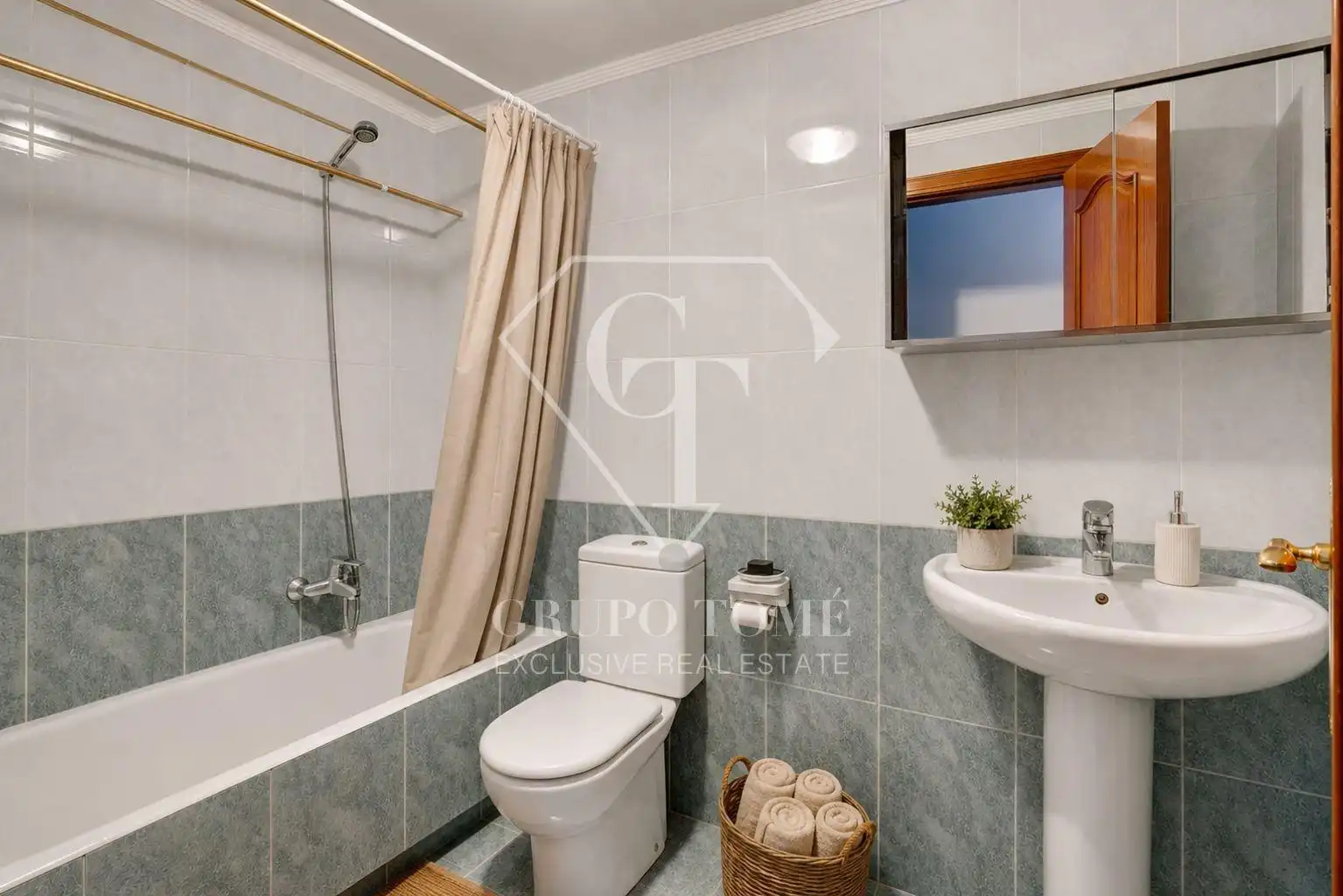 Baño de Planta baja en venta en Donostia - San Sebastián  con Calefacción, Jardín privado y Terraza