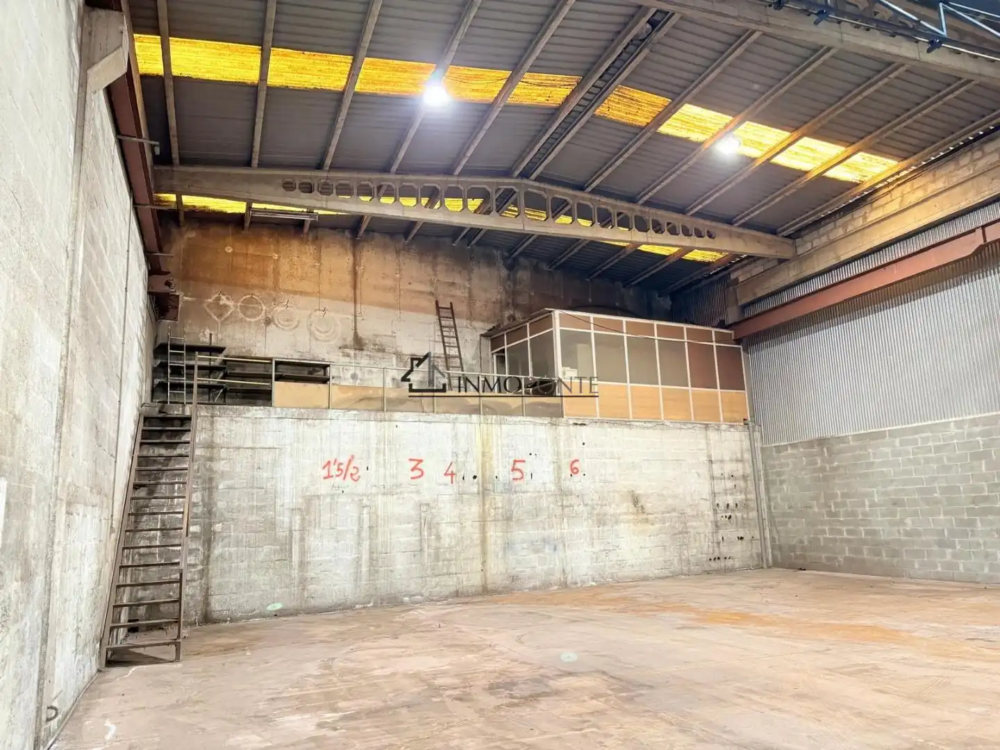 Nau industrial de lloguer en Ponteareas