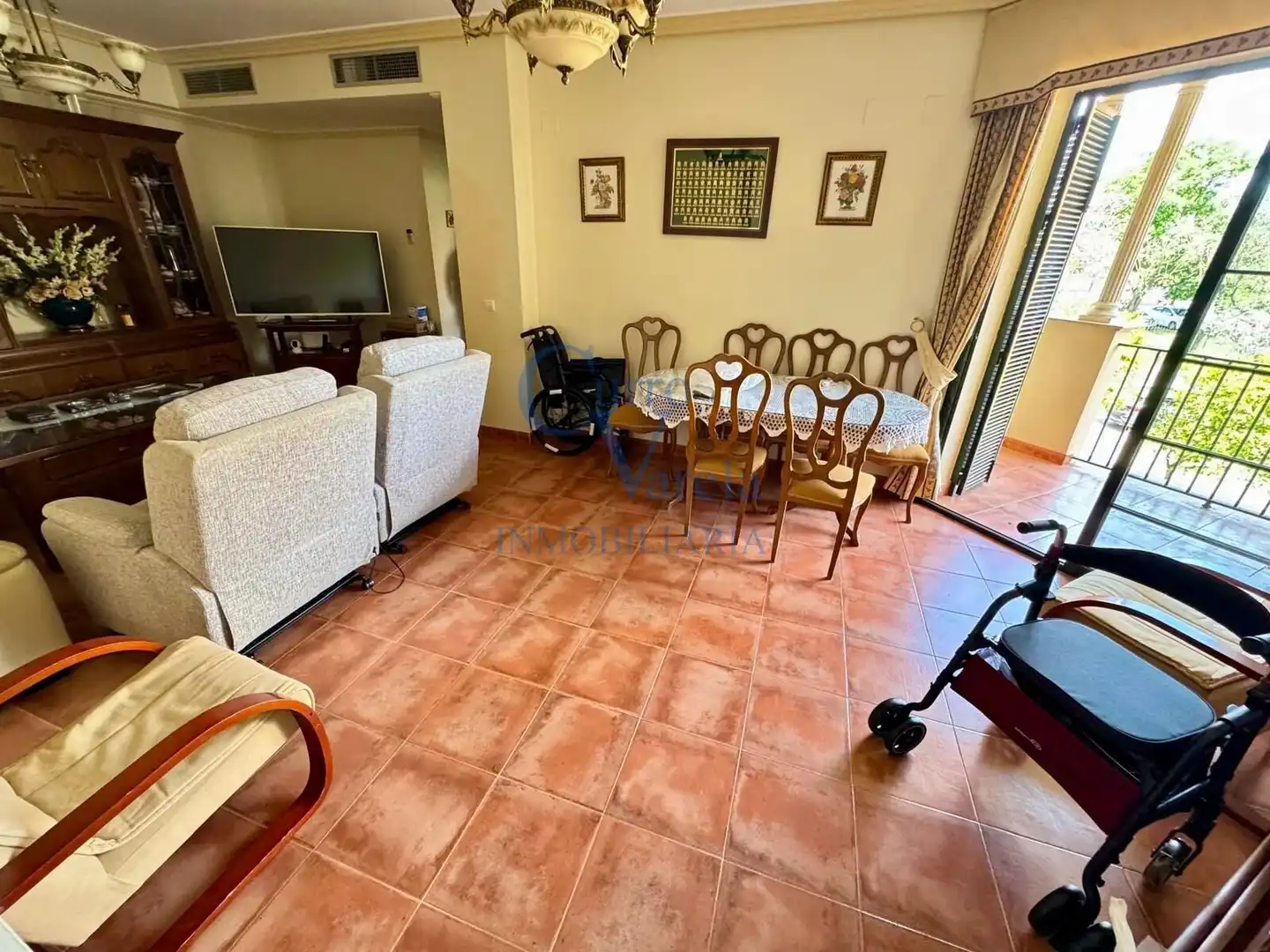 Comedor de Piso en venta en Dos Hermanas con Aire acondicionado, Calefacción y Jardín privado