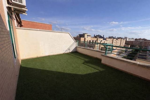 Ático en Venta en Calle de los Vinos de la Ribera del Duero, 3 en Parque Alameda - Paula López