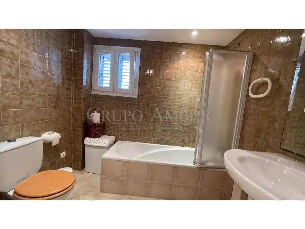 Badezimmer von Wohnung zur Miete in Santa Eulària 