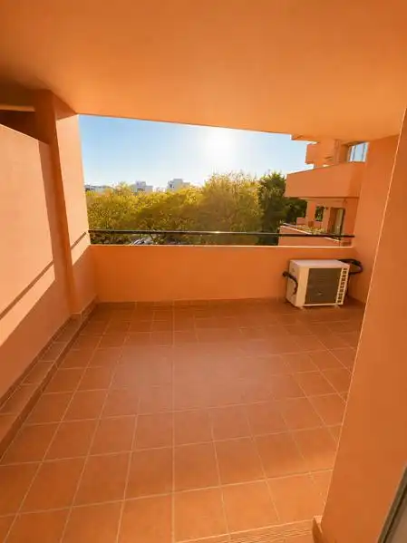 Terrassa de Pis en venda en Estepona amb Aire condicionat, Calefacció i Jardí privat