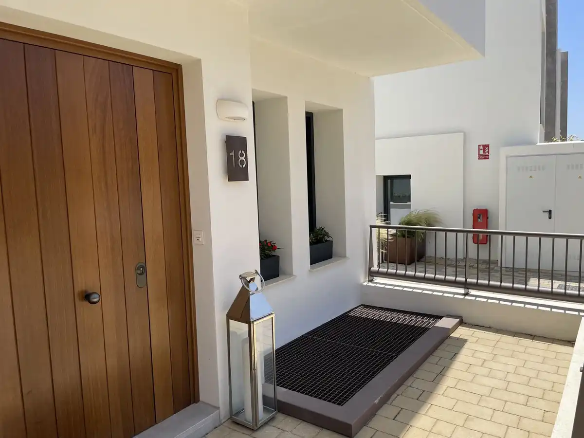 Adossat amb piscina en venda a Marbella - Marbella,Cabopino,Avenida de los Alisos, imagen 2