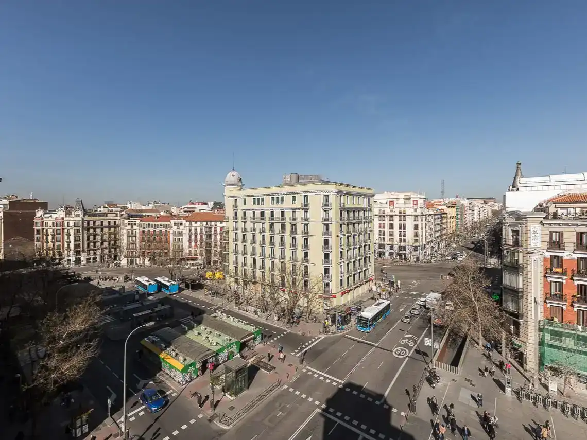 Außenansicht von Dachboden zur Miete in  Madrid Capital mit Klimaanlage