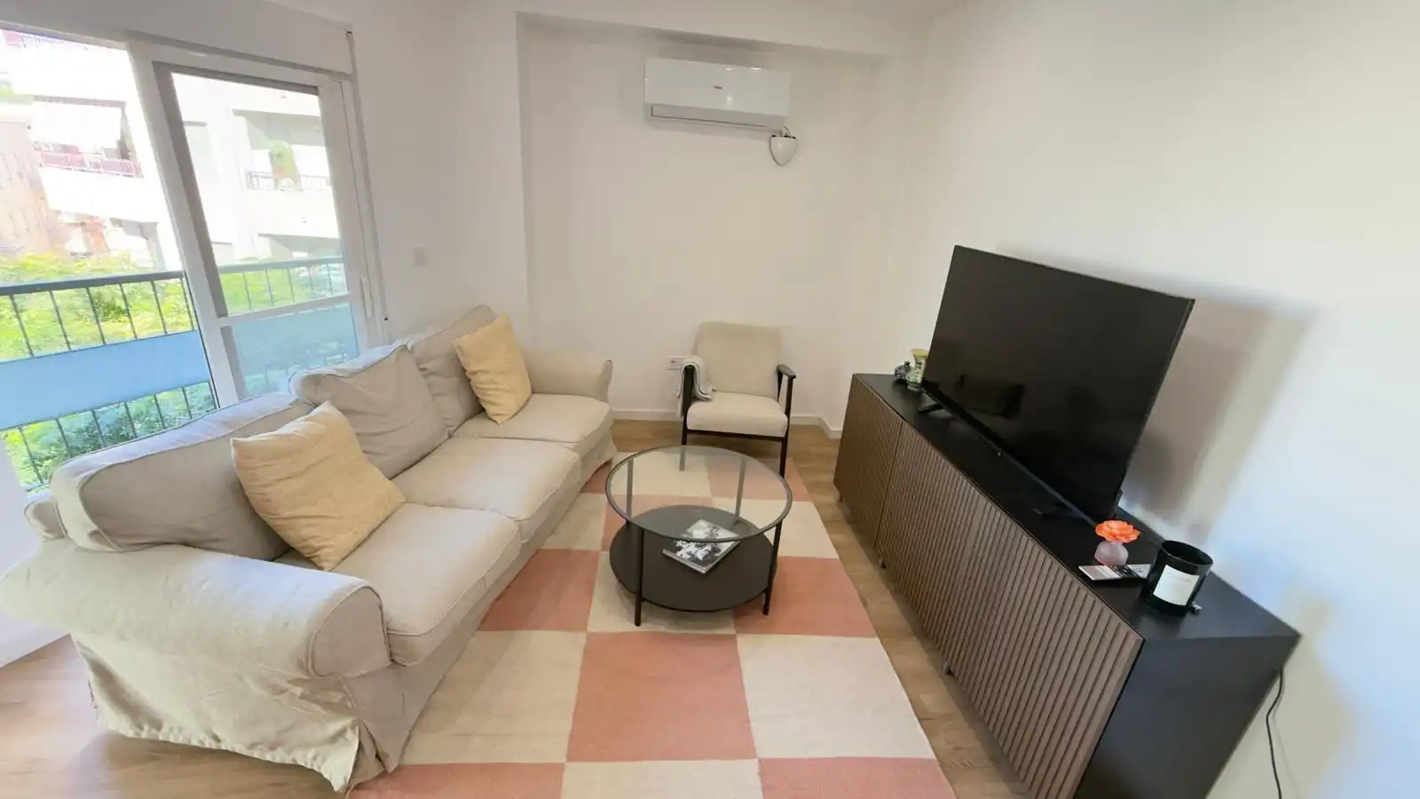 Sala d'estar de Apartament de lloguer en Pla - Carolinas