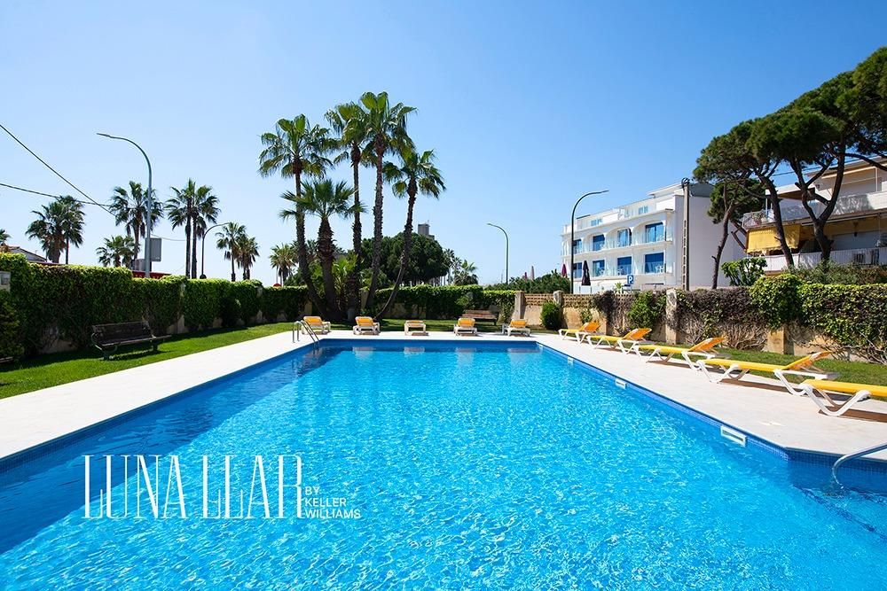 Piscina de Planta baja en venta en Castelldefels con Jardín privado, Terraza y Piscina comunitaria
