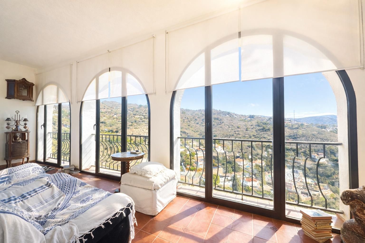 Dormitori de Casa o xalet en venda en Almuñécar amb Jardí privat, Terrassa i Piscina