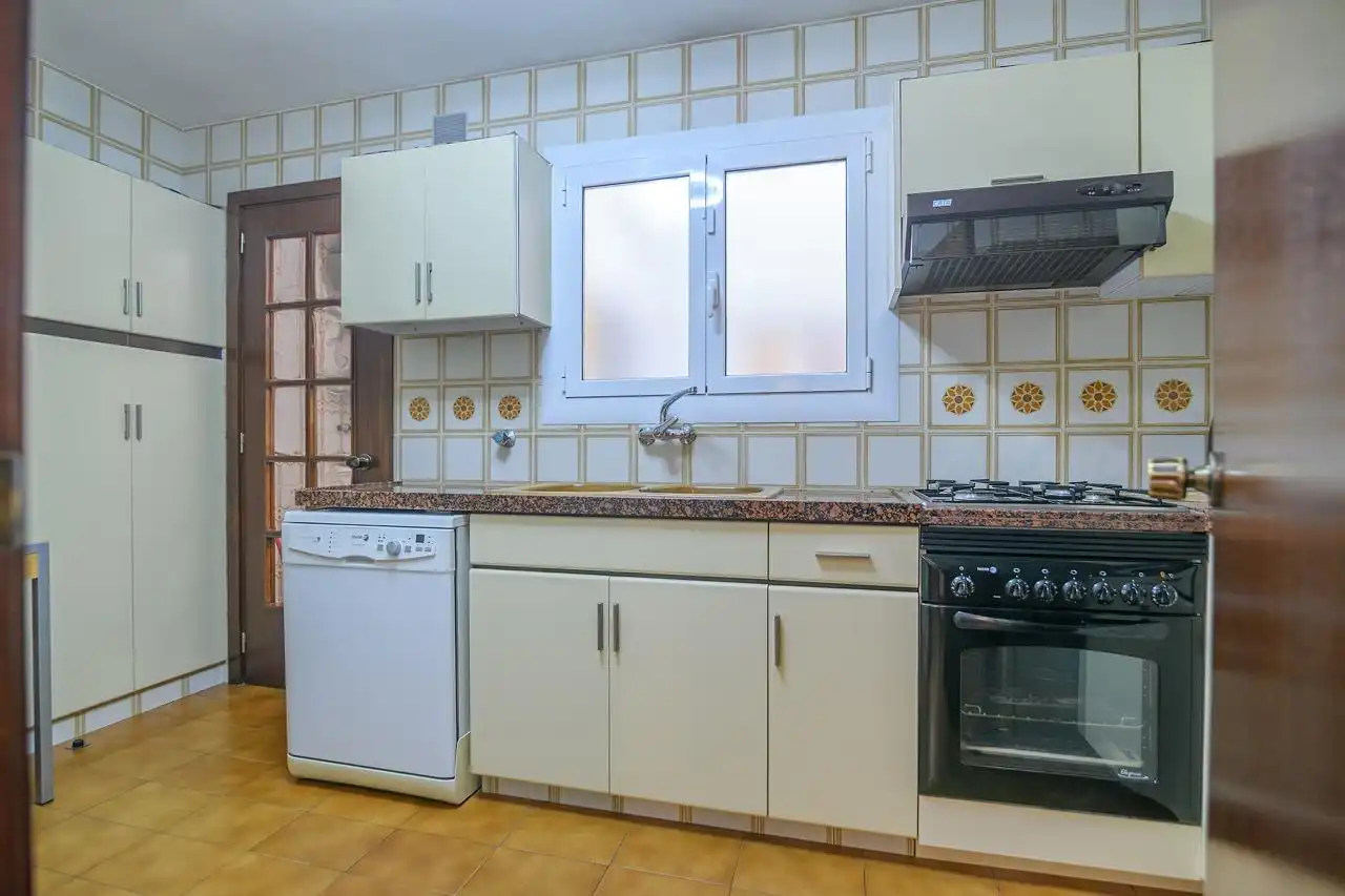 Küche von Wohnung zum Verkauf in Manresa mit Heizung, Abstellraum und Balkon