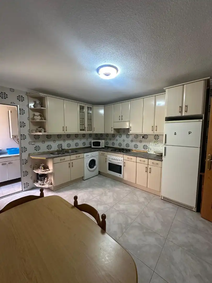 Cocina de Piso en venta en Benavente con Amueblado