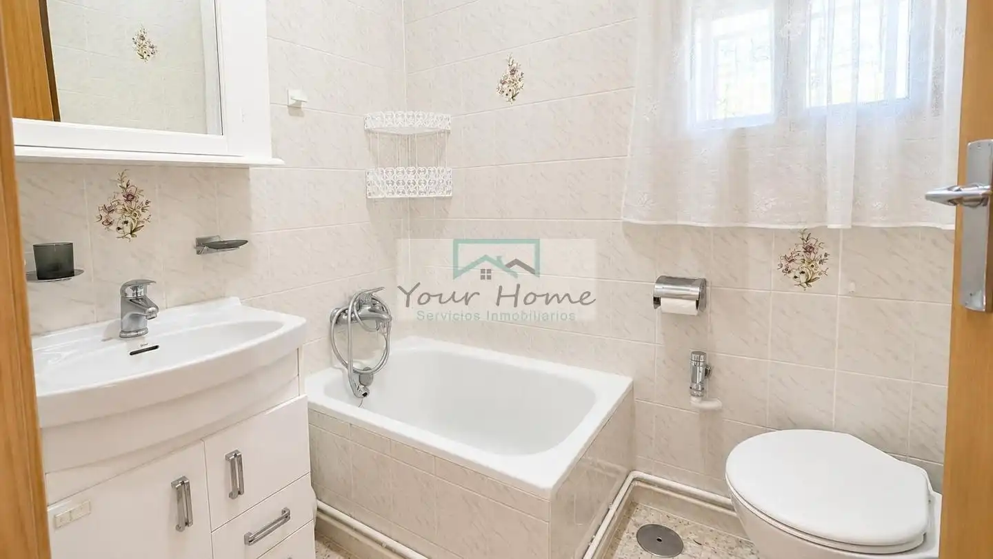 Badezimmer von Haus oder Chalet zum Verkauf in Valdeavero mit Klimaanlage, Heizung und Privatgarten