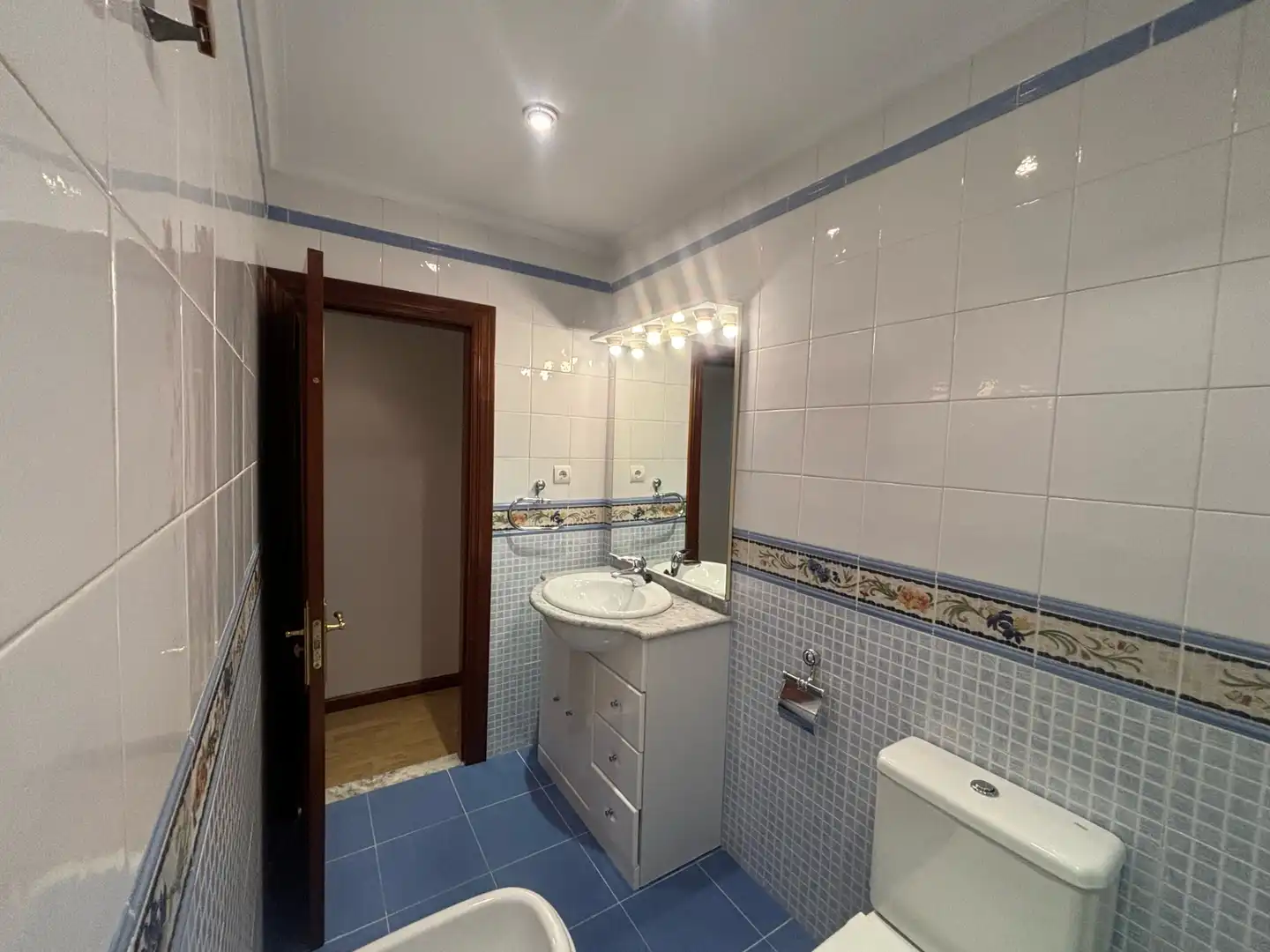 Baño de Piso en venta en Gijón  con Calefacción