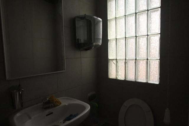 Local comercial en Venta en Calle de Besalú en El Camp de l'Arpa del Clot