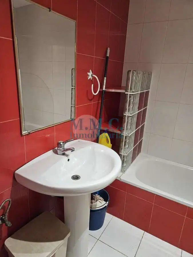 Bany de Pis en venda en Roquetas de Mar amb Aire condicionat, Terrassa i Moblat