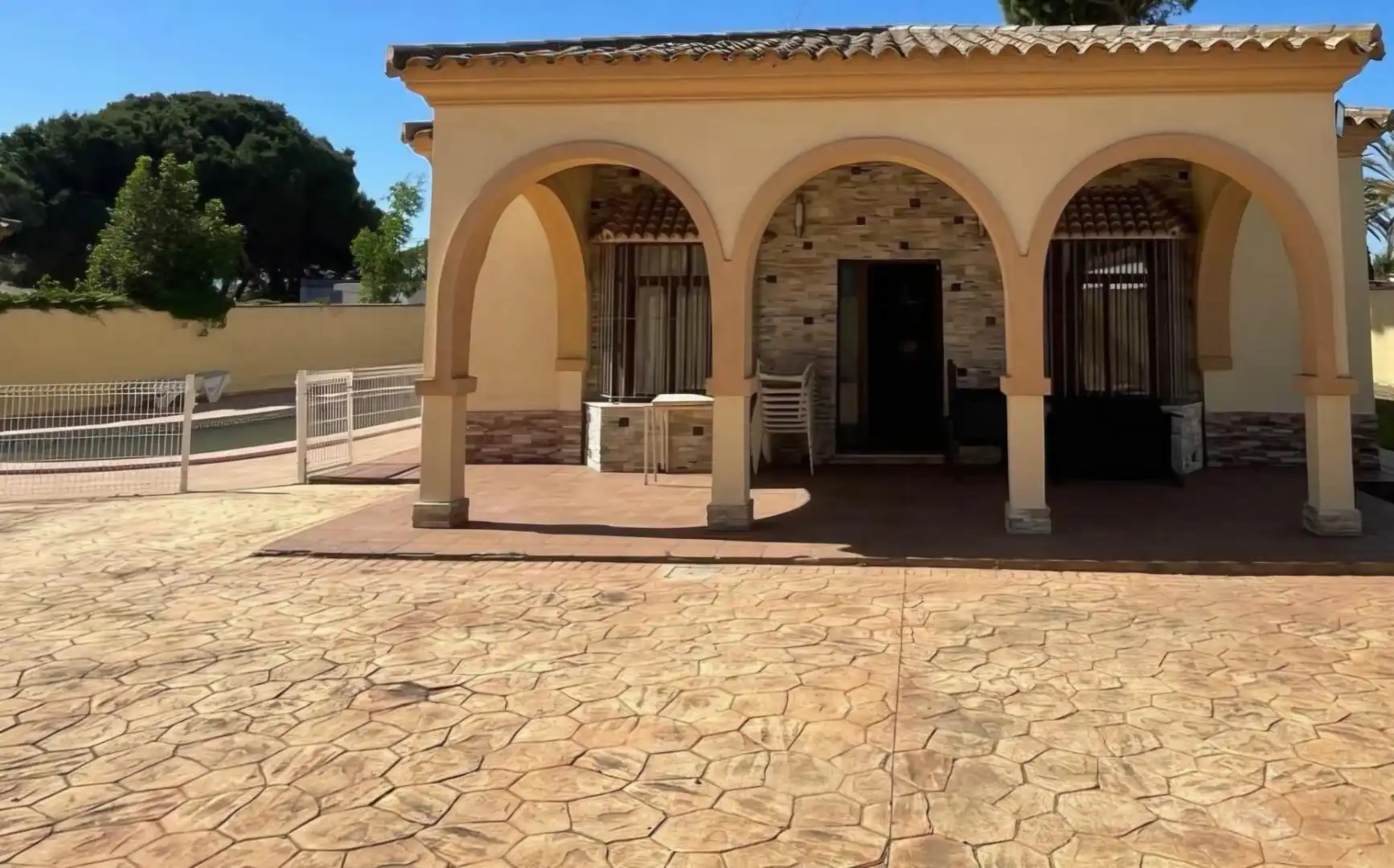 Terrassa de Casa o xalet en venda en Chiclana de la Frontera amb Aire condicionat, Calefacció i Jardí privat