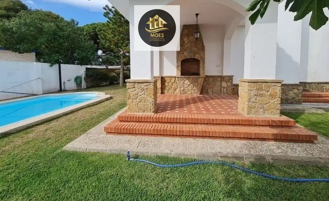 Terraza de Casa o chalet en venta en Rota con Terraza, Trastero y Piscina
