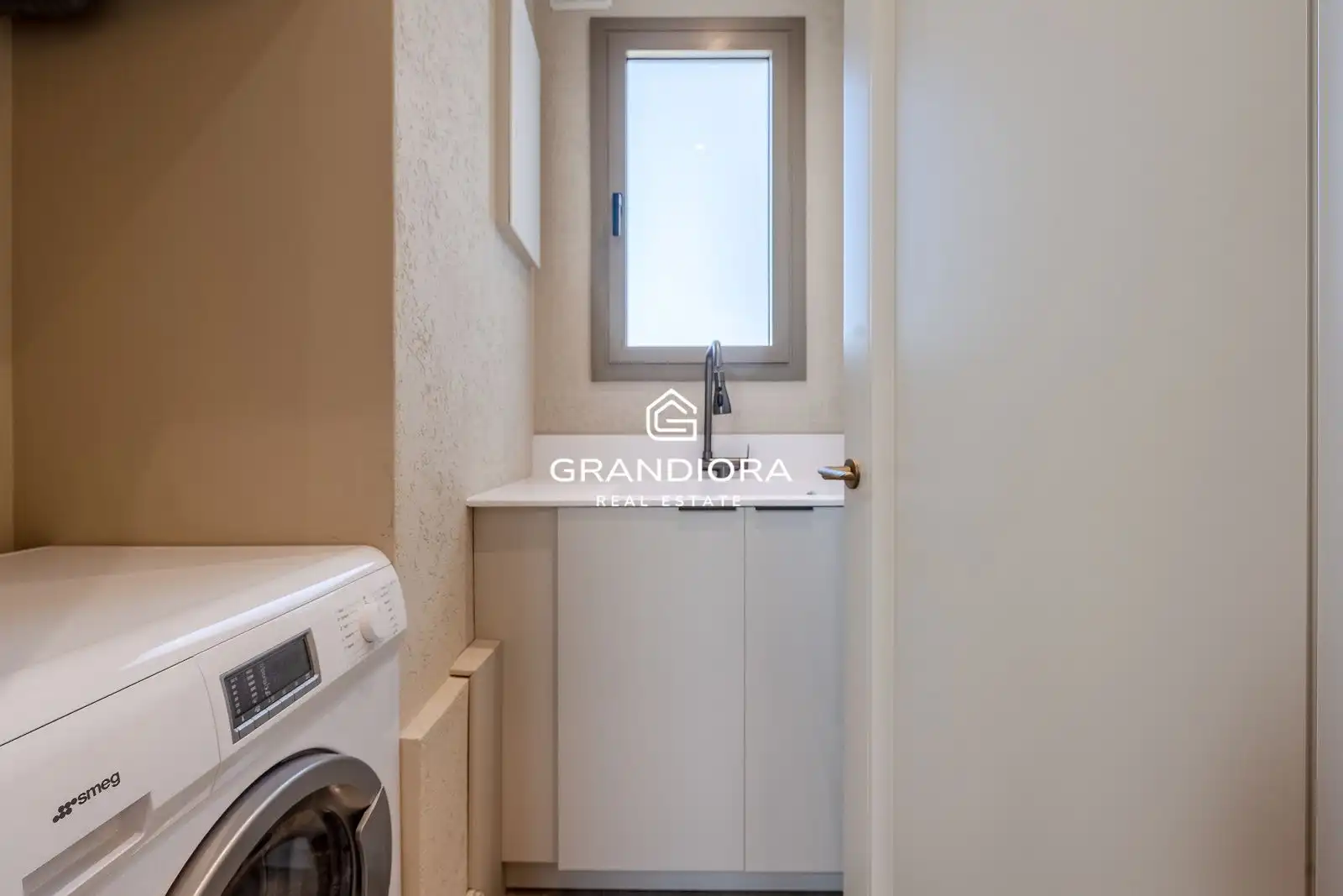 Baño de Apartamento de alquiler en Badalona con Aire acondicionado, Calefacción y Amueblado