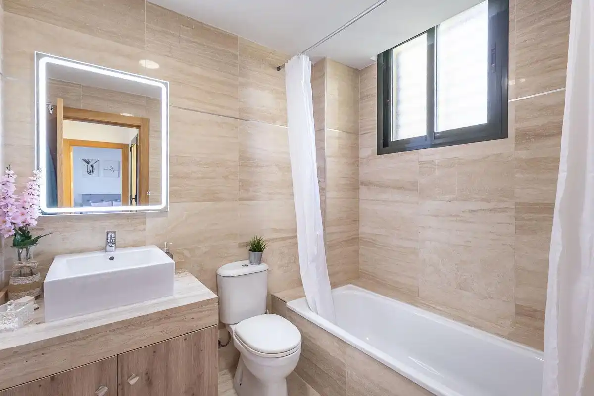 Baño de Casa adosada en venta en Las Gabias con Piscina comunitaria