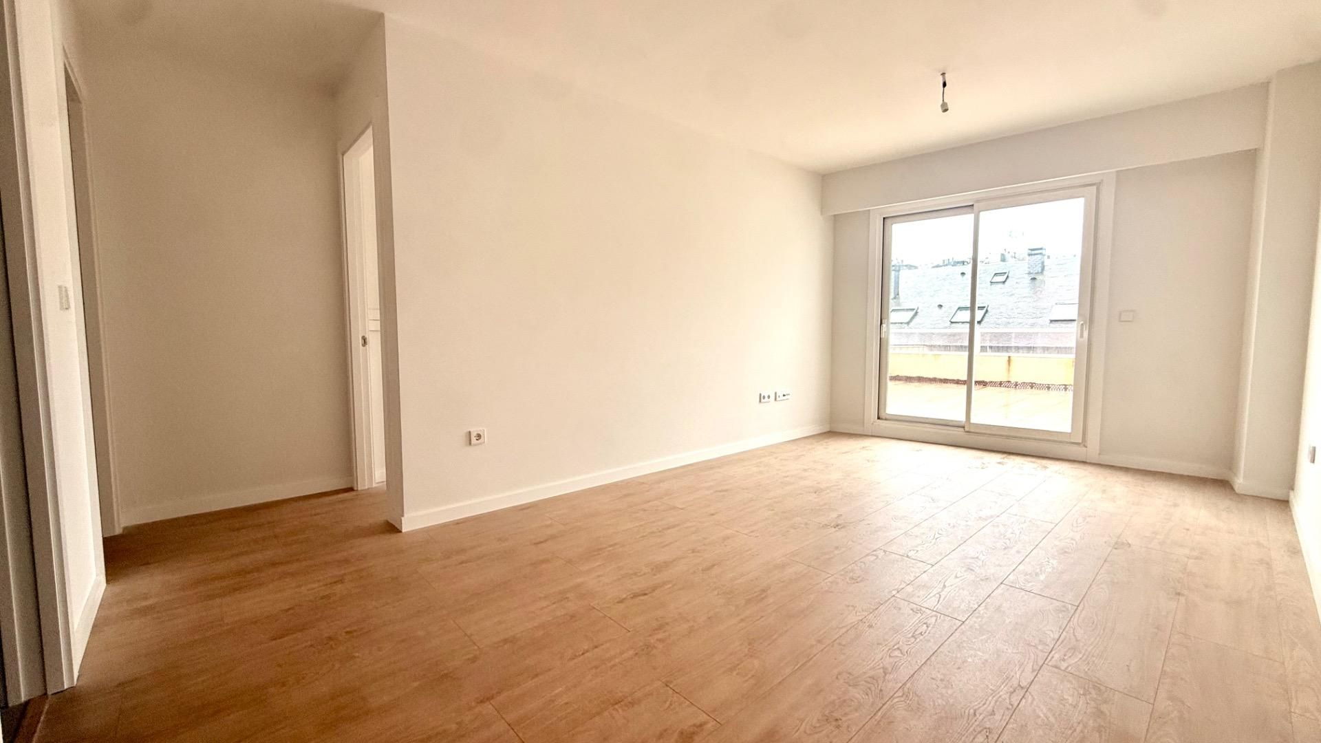 Living room of Apartment for sale in Ourense Capital   with Air Conditioner and Terrace