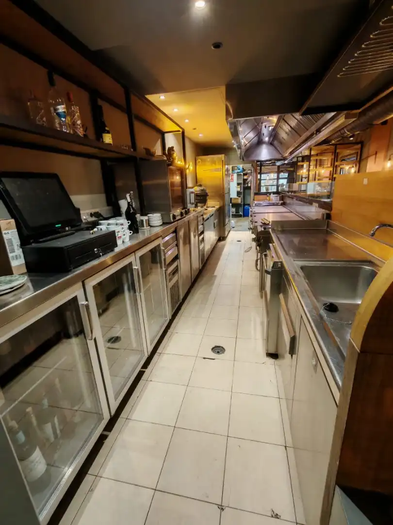 Cocina de Local en traspaso en Sabadell con Aire acondicionado, Amueblado y Alarma