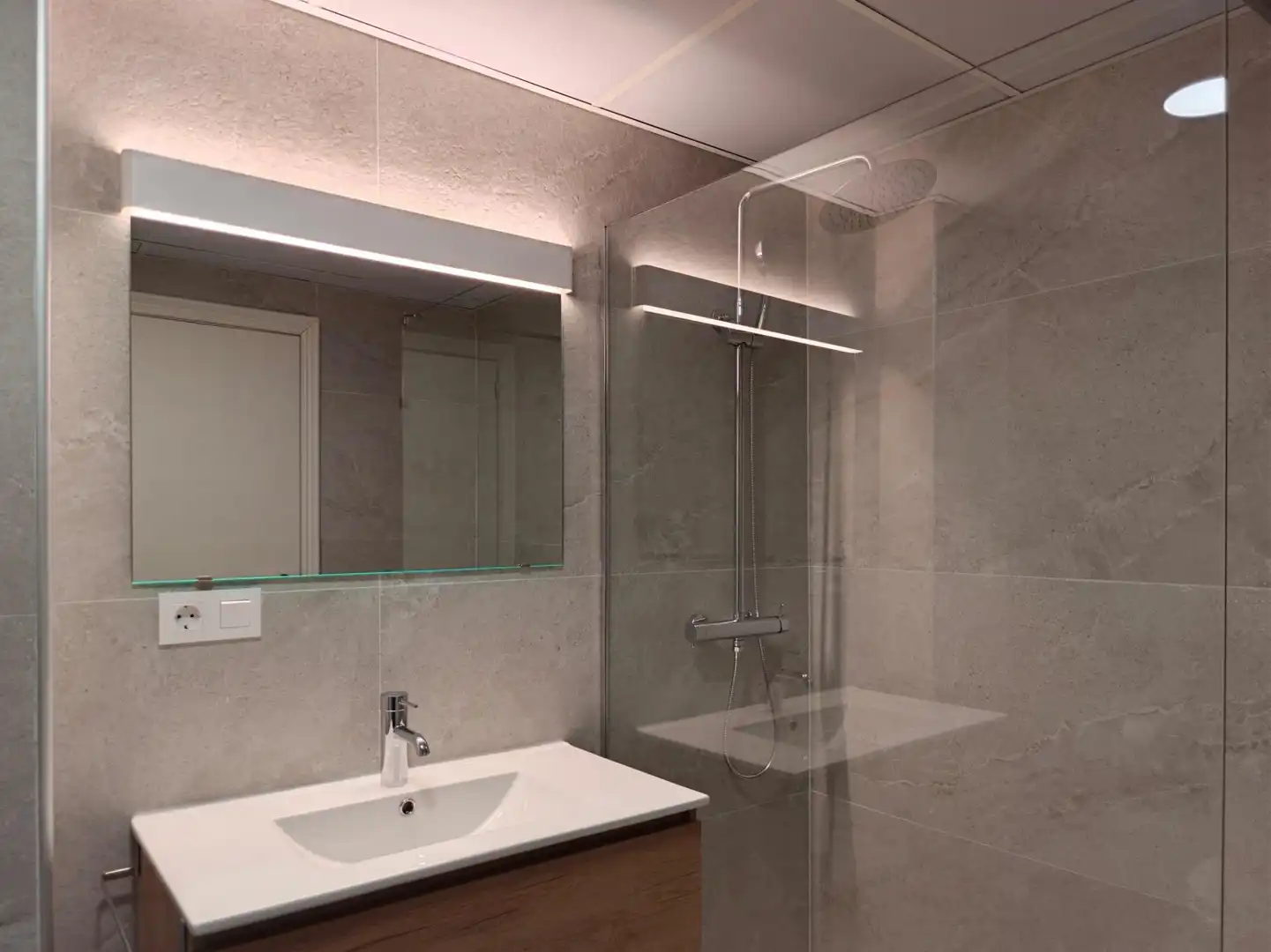 Baño de Piso de alquiler en Benalúa - Babel