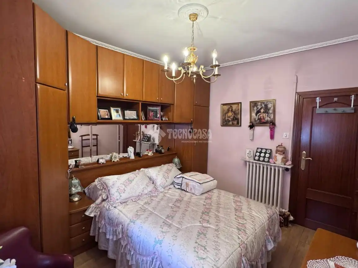 Habitación de Piso en venta en León Capital  con Calefacción, Parquet y Trastero