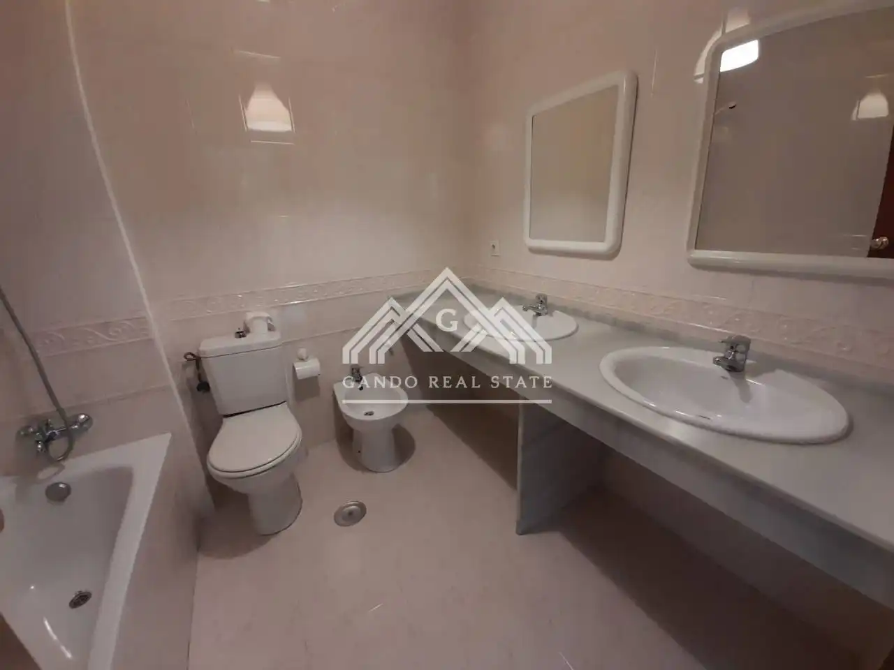 Baño de Casa o chalet de alquiler en Dos Hermanas con Aire acondicionado, Terraza y Piscina comunitaria
