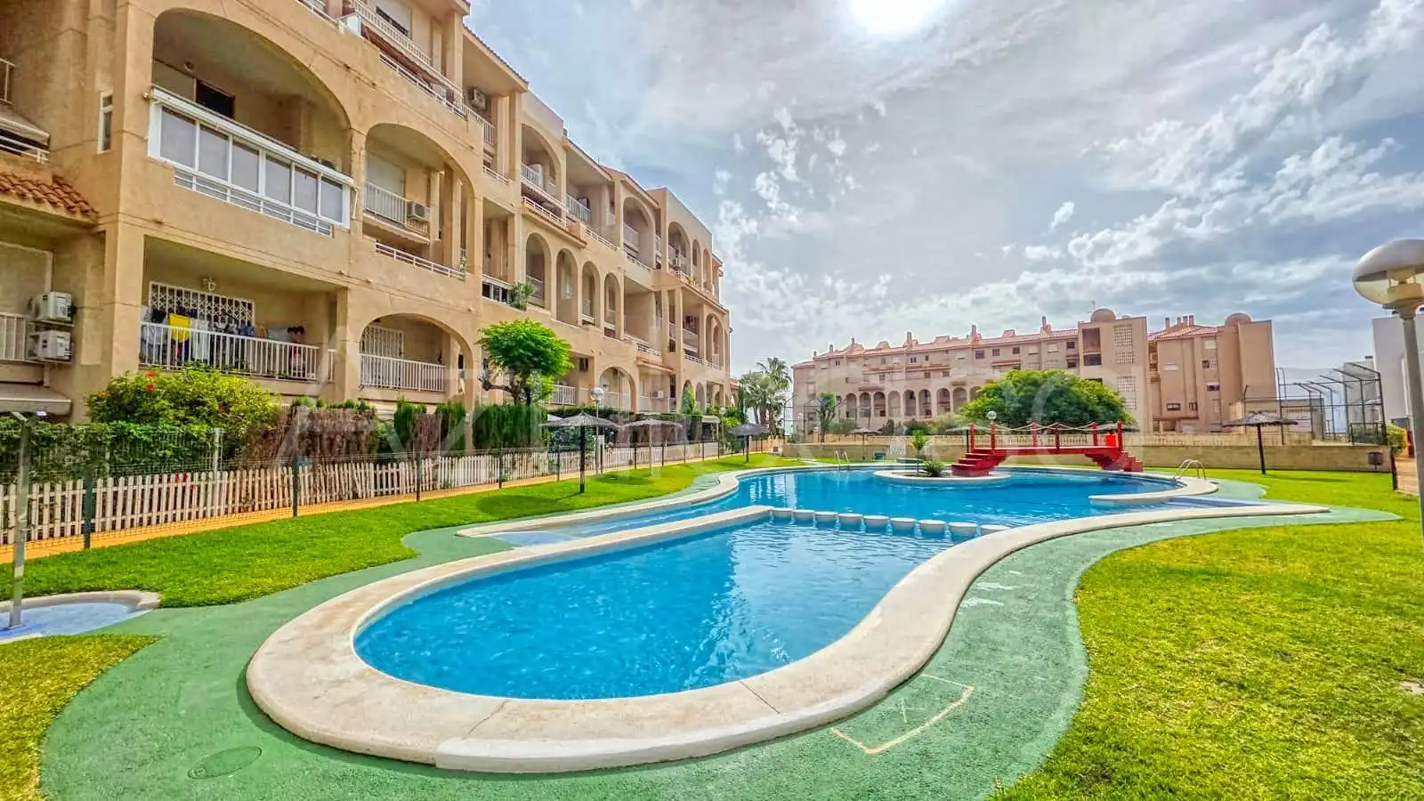 Piscina de Dúplex en venta en El Campello con Aire acondicionado, Trastero y Piscina comunitaria