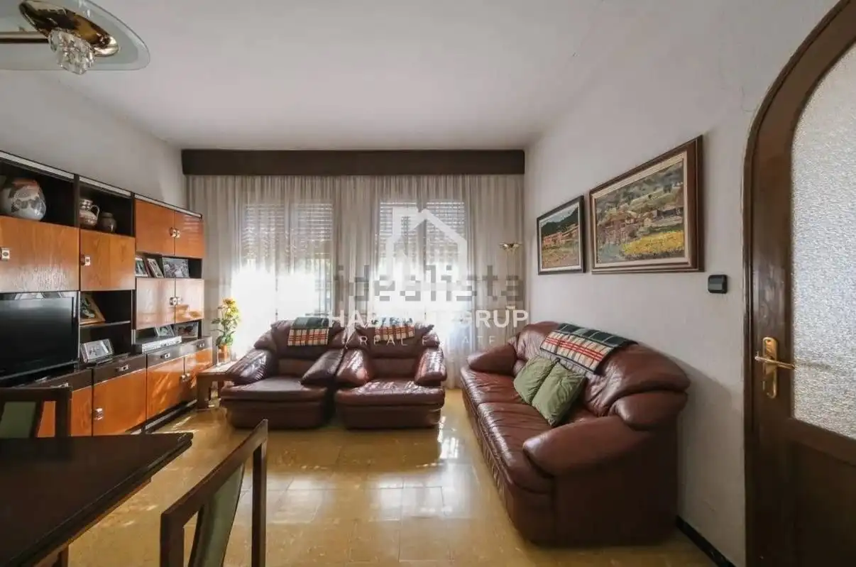 Sala d'estar de Casa o xalet en venda en Torelló amb Jardí privat i Terrassa
