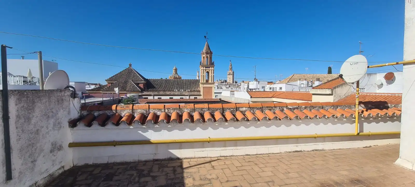 Exterior view of Flat for sale in Sevilla  with Furnished