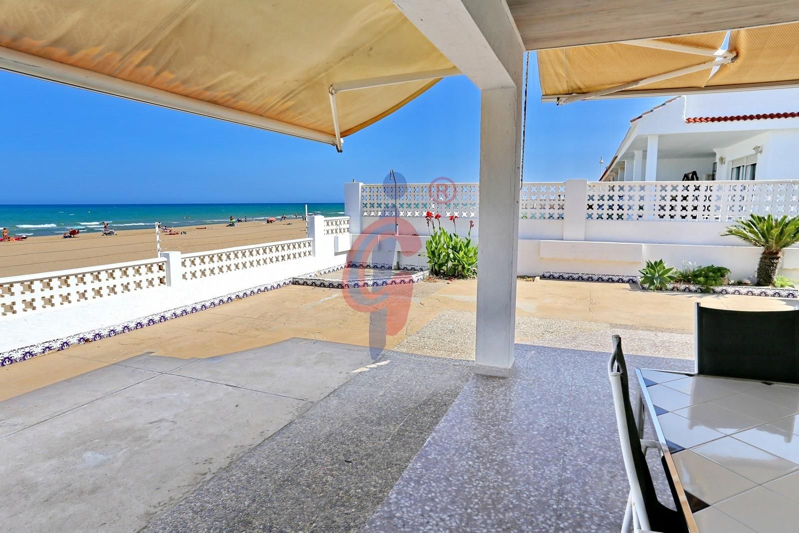 Vista exterior de Casa o chalet en venta en Guardamar del Segura con Jardín privado y Terraza