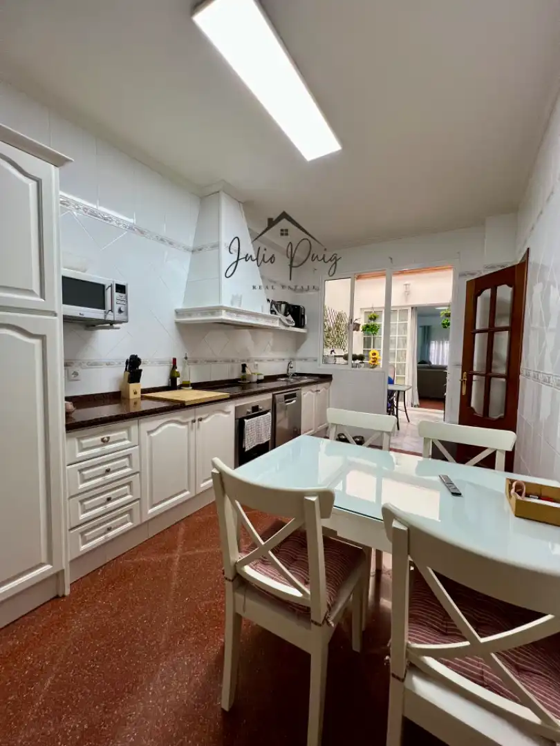 Cocina de Casa o chalet en venta en La Puebla del Río con Aire acondicionado, Terraza y Balcón