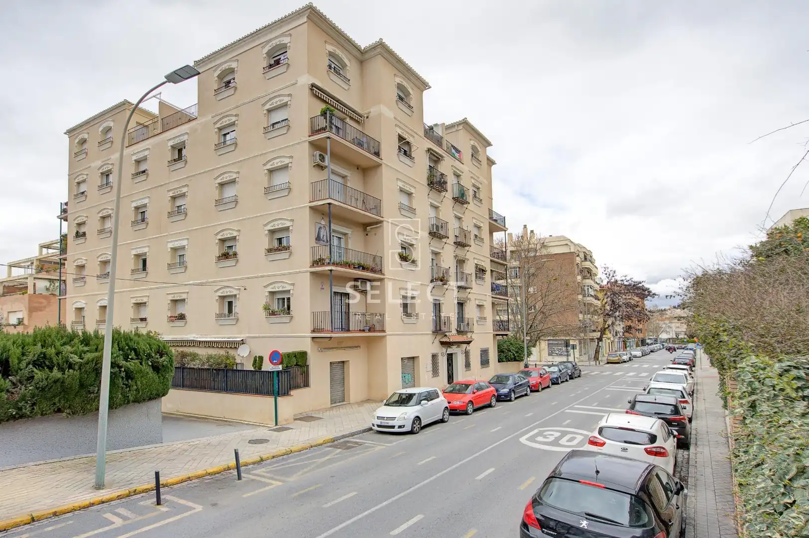 Vista exterior de Apartament en venda en Granada amb Aire condicionat, Calefacció i Jardí privat