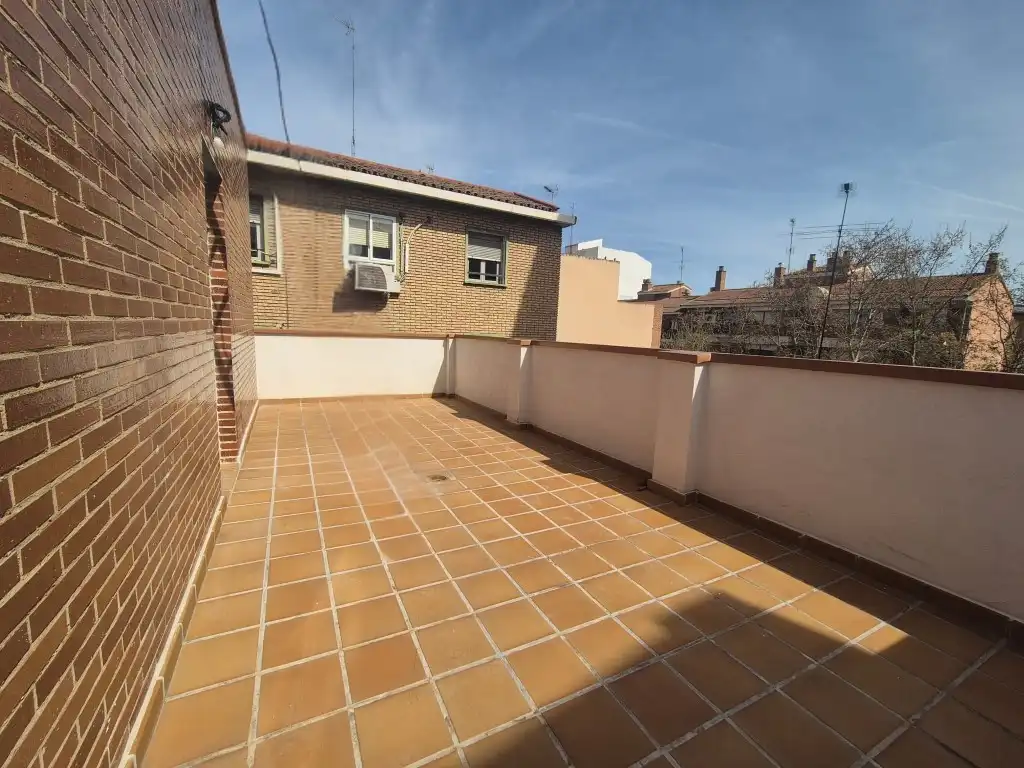 Terrasse von Dachboden zum Verkauf in Zaragoza mit Klimaanlage, Terrasse und Ofen