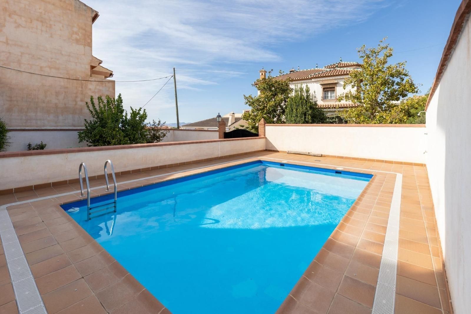 Piscina de Casa o chalet en venta en Gójar con Calefacción, Terraza y Trastero