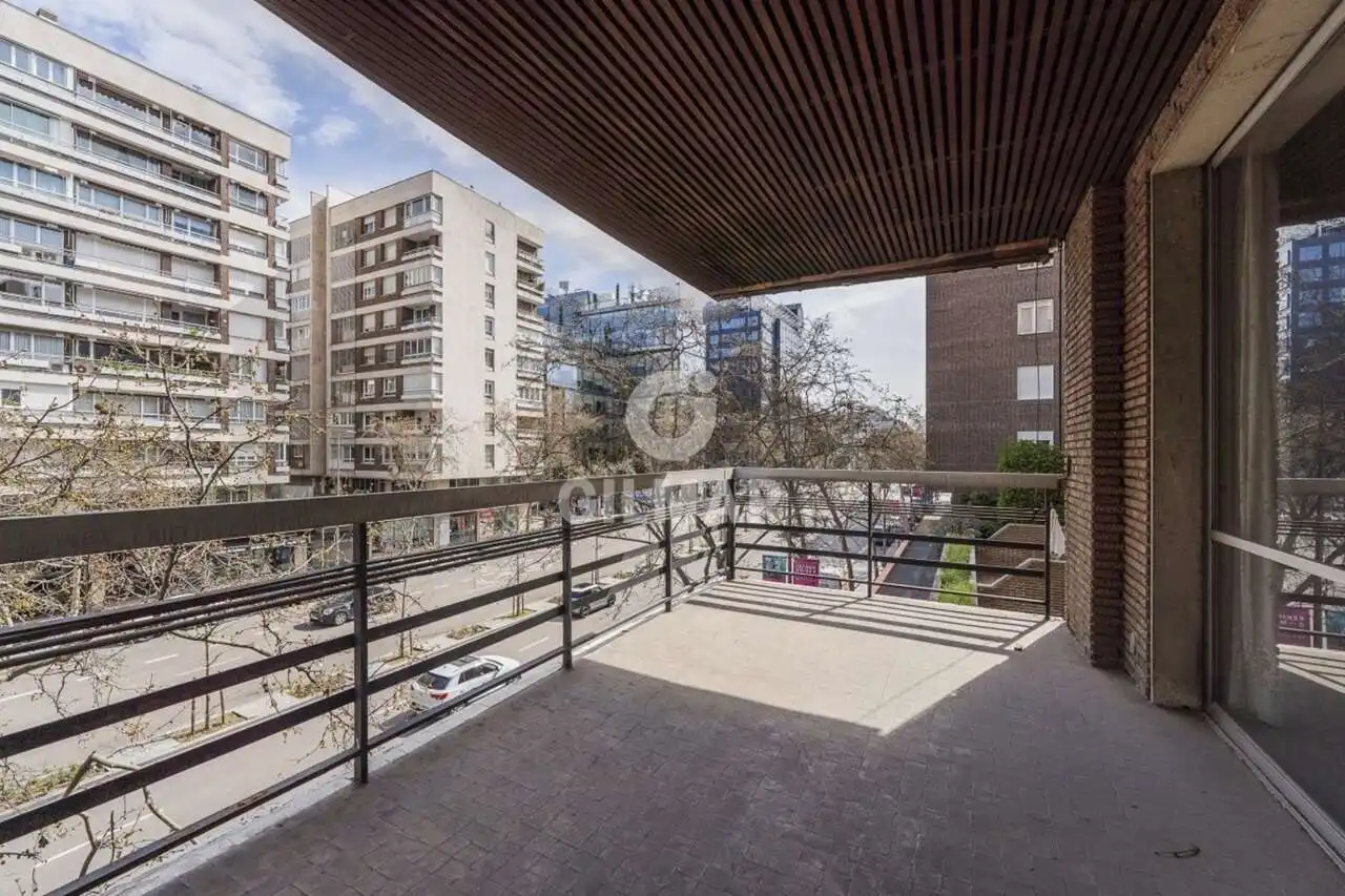 Terrassa de Pis en venda en Madrid amb Calefacció i Balcó