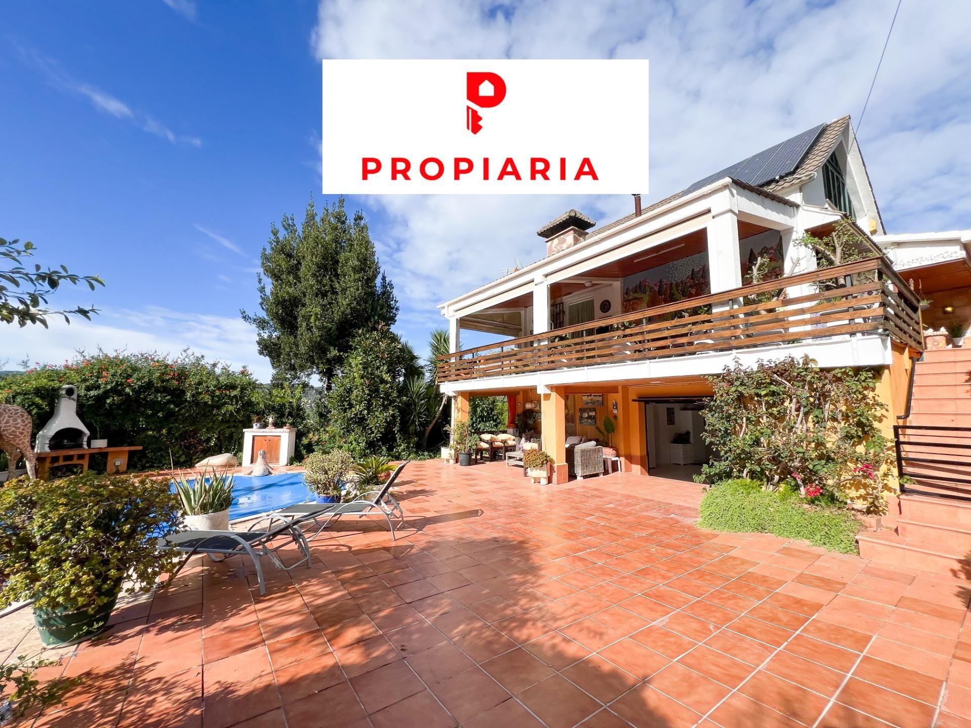 Vista exterior de Casa o xalet en venda en Cervelló amb Aire condicionat, Calefacció i Jardí privat