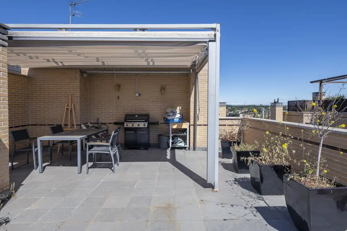 Terrassa de Àtic en venda en Madrid amb Aire condicionat, Calefacció i Jardí privat
