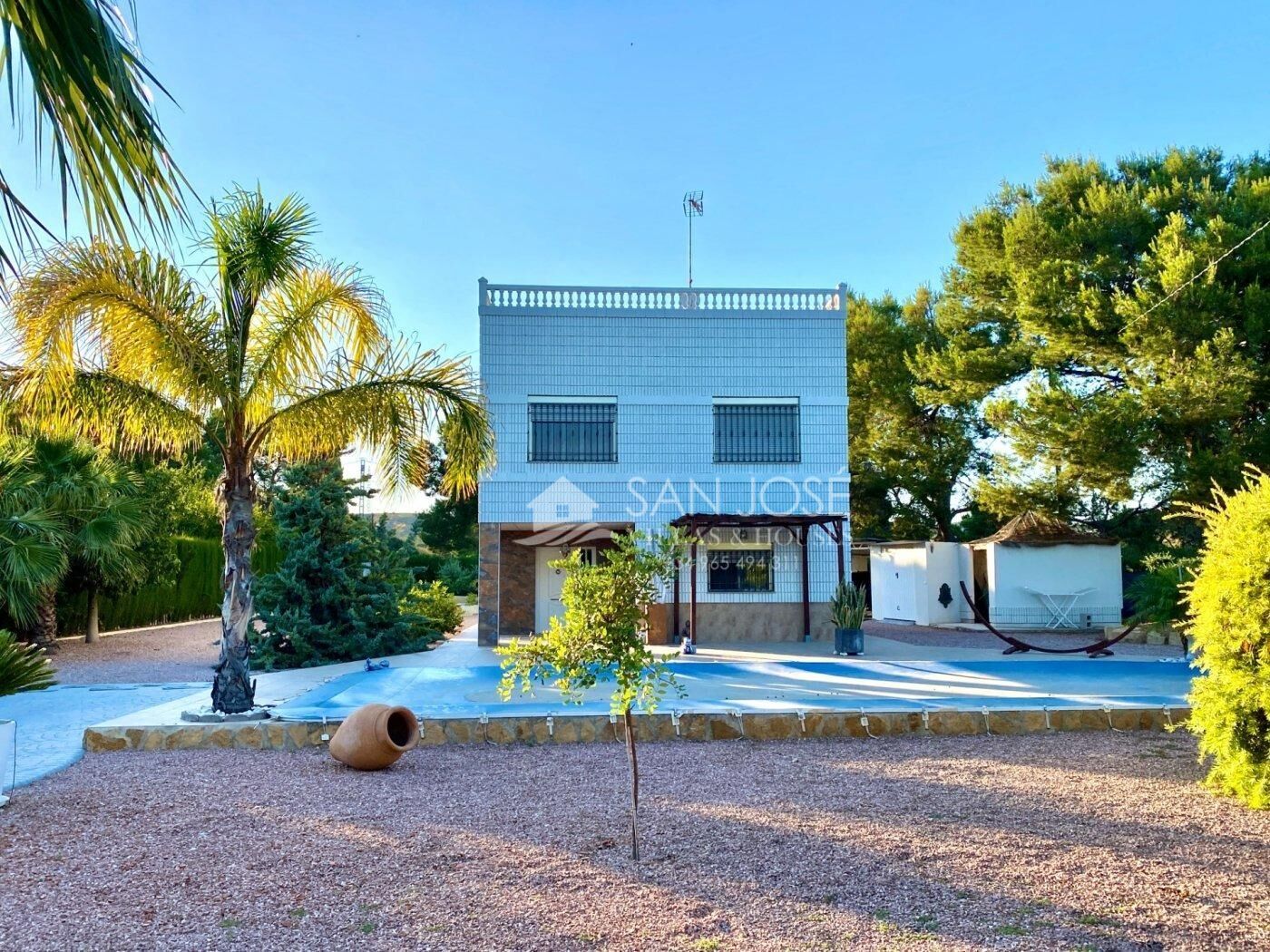 Vista exterior de Casa o xalet en venda en Elche / Elx amb Aire condicionat, Calefacció i Jardí privat