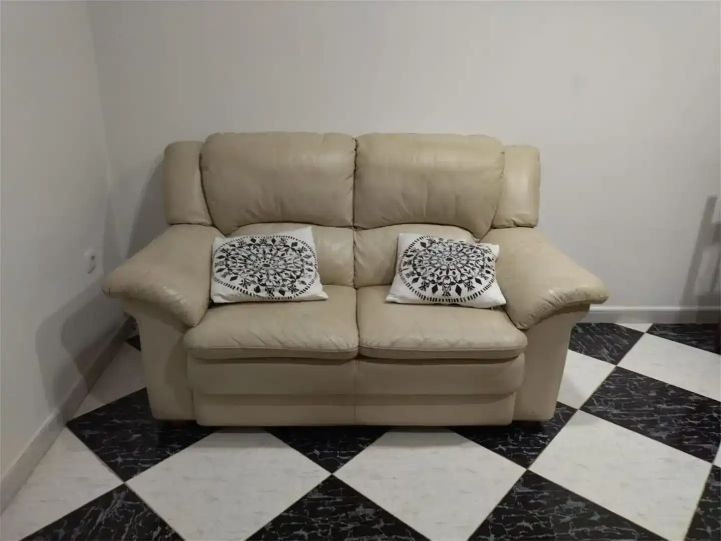 Wohnzimmer von Wohnungen zur Miete in Tábara mit Privatgarten, Parkett und Möbliert