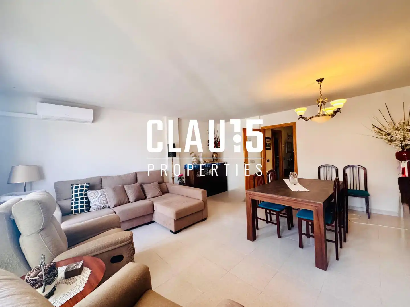Vista exterior de Ático en venta en Canet de Mar con Aire acondicionado, Calefacción y Balcón