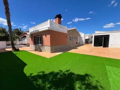 Adosado con jardín en venta en Playa de los Locos