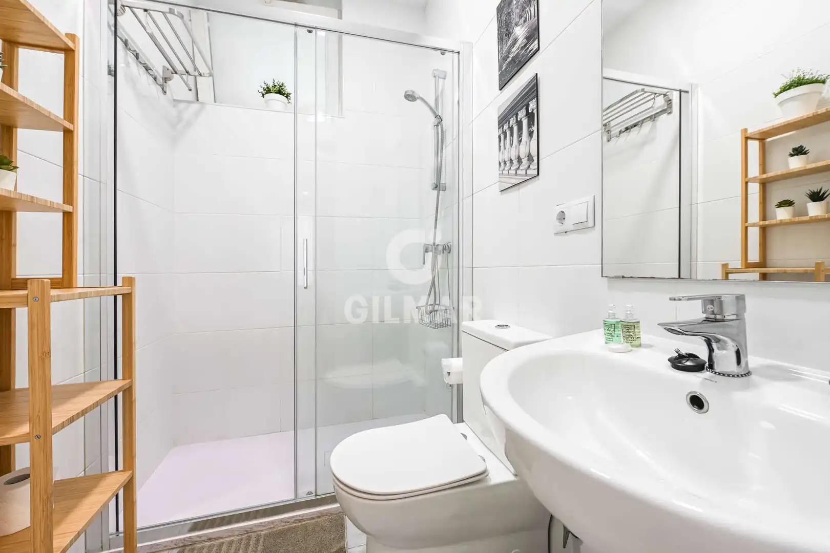 Baño de Piso en venta en Cádiz con Calefacción y Balcón