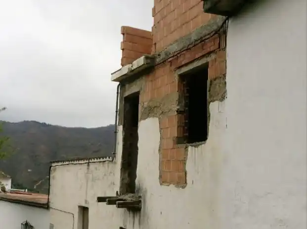Vista exterior de Casa o xalet en venda en Igualeja amb Balcó
