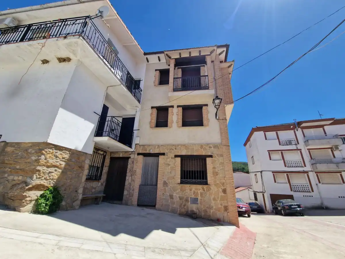 Vista exterior de Casa o chalet en venta en Barrado con Aire acondicionado, Calefacción y Amueblado