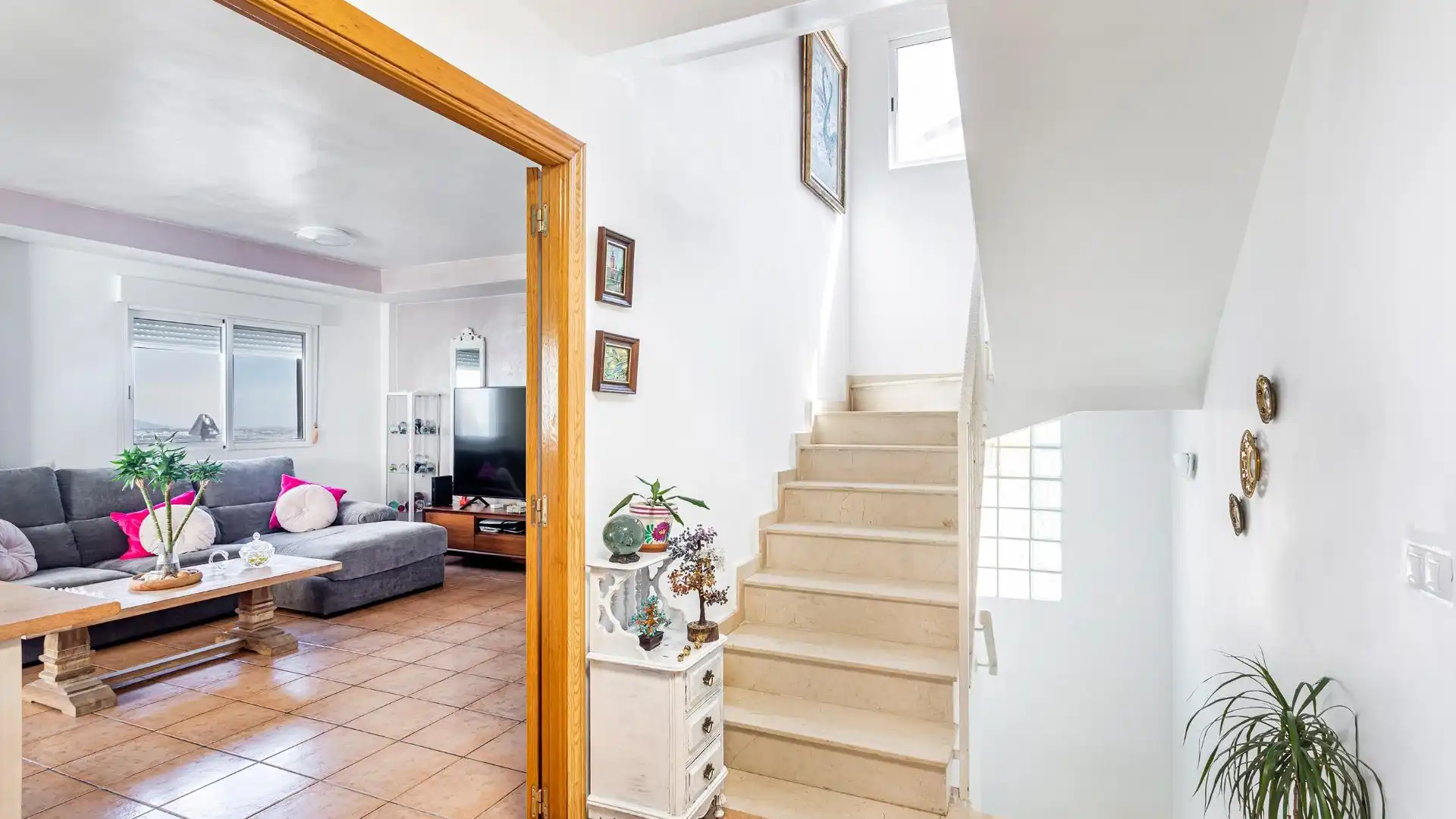 Houses for sale in Chiva  with Terrace and Community pool