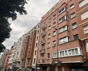 Vista exterior de Pis en venda en Bilbao  amb Calefacció