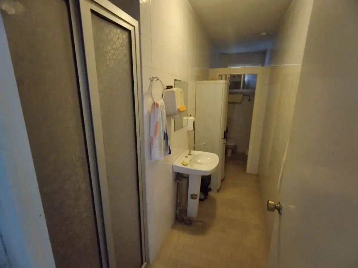 Badezimmer von Fabrikhallen zum Verkauf in Montehermoso